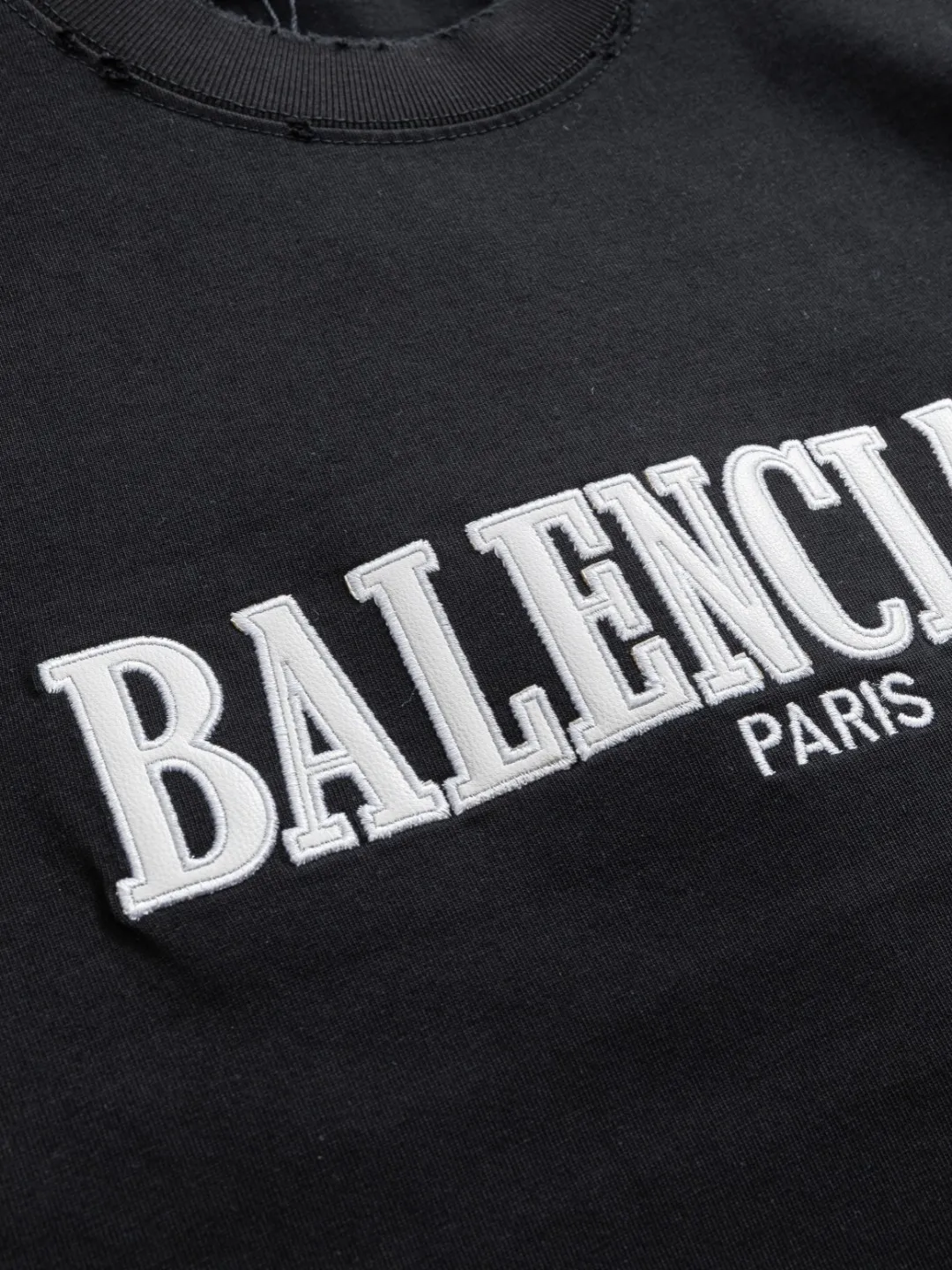 P100✨🔥 [BALENCIAGA] 2026FW short-sleeved T-shirt Premium 26s double yarn 300g fabric embroidery fraying process Color: Black White Red Size: S M L XL 2XL